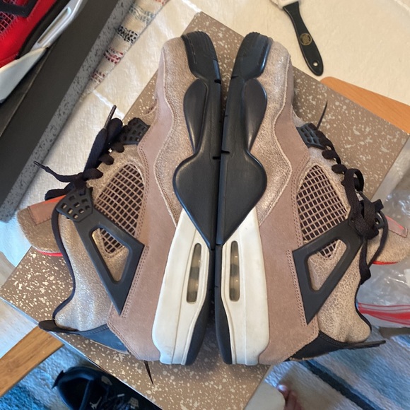 Jordan 4 (SOLD) - Picture 4 of 8